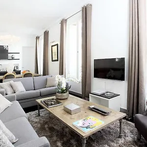 Livinparis - Luxury 3 Bedrooms Le Louvre I Apartment Paris